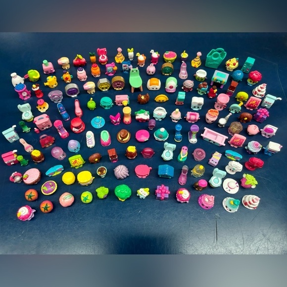 Random 12 shopkins toys $20! - Picture 2 of 6